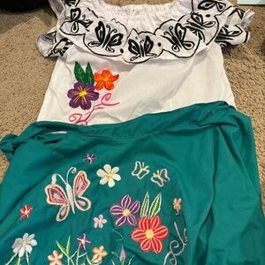 Mirabel custom costume size 6/8 Girls
